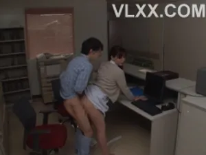 Khi quản lý bỗng dưng quá tốt với bạn thì có nghĩa là ông ta đang nện bà xã bạn
