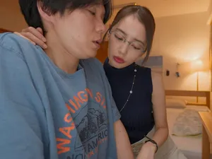 Vụng trộm cùng trai trẻ khi chồng yếu sinh lý